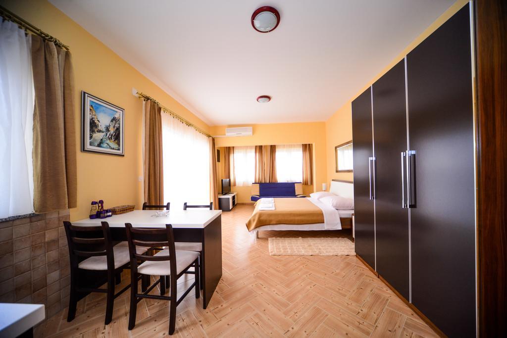 Apartments Dalmacija Starigrad Paklenica Camera foto