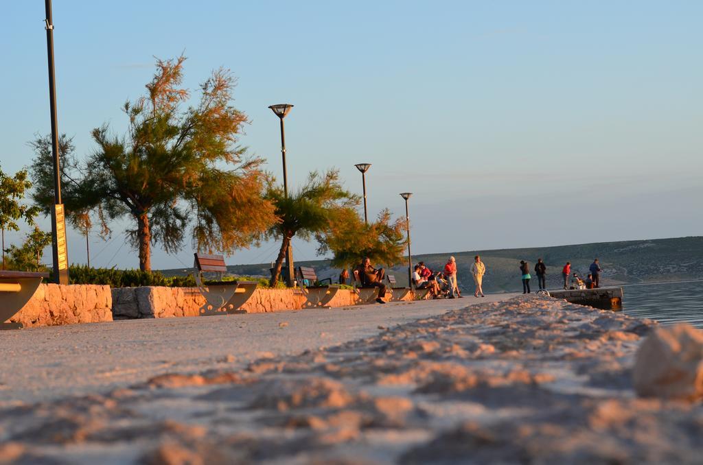 Apartments Dalmacija Starigrad Paklenica Esterno foto